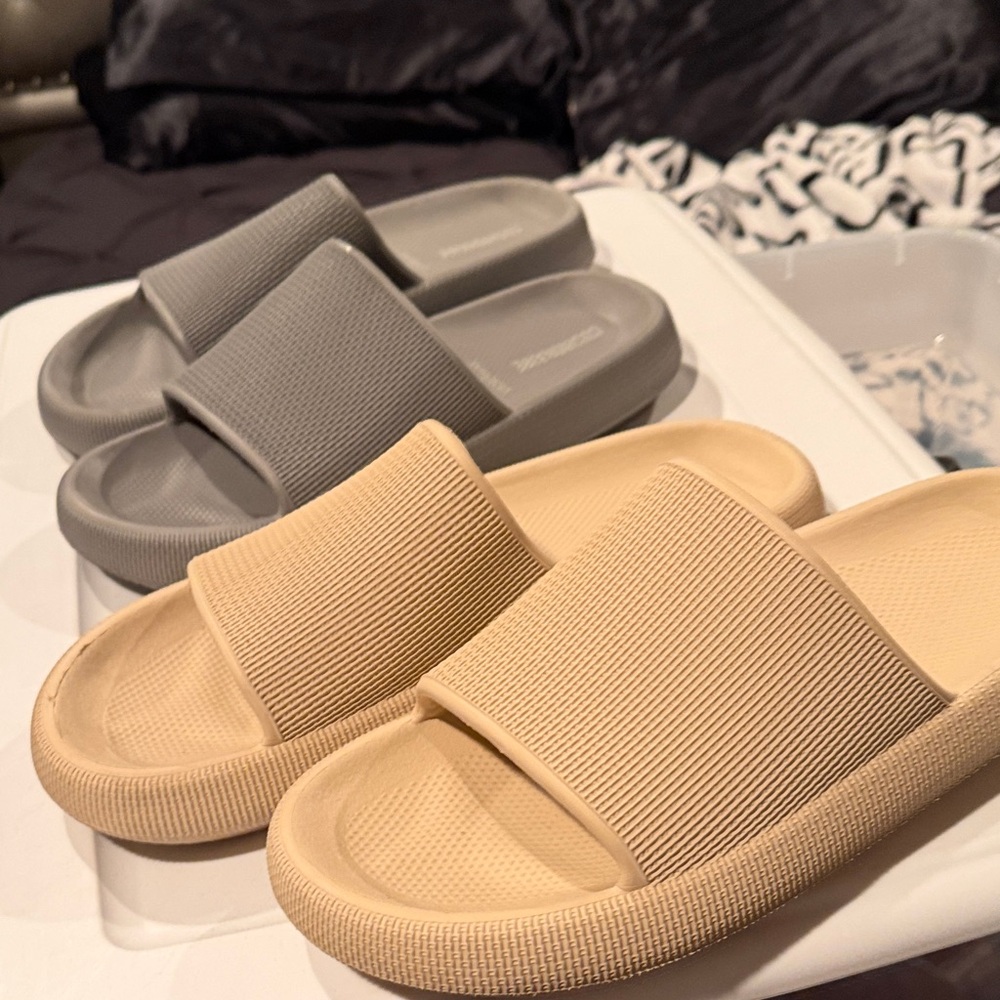 Comfortable Women's Slide Sandals - Gray and Tan